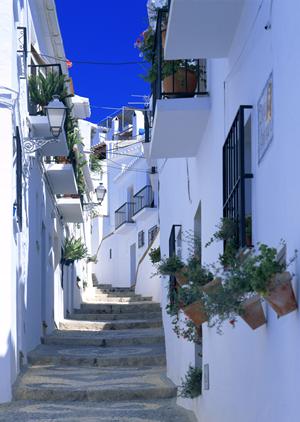 千葉駅前の快適な滞在を実現する東横INN千葉駅前：アクセス抜群のビジネスホテルの全容解説